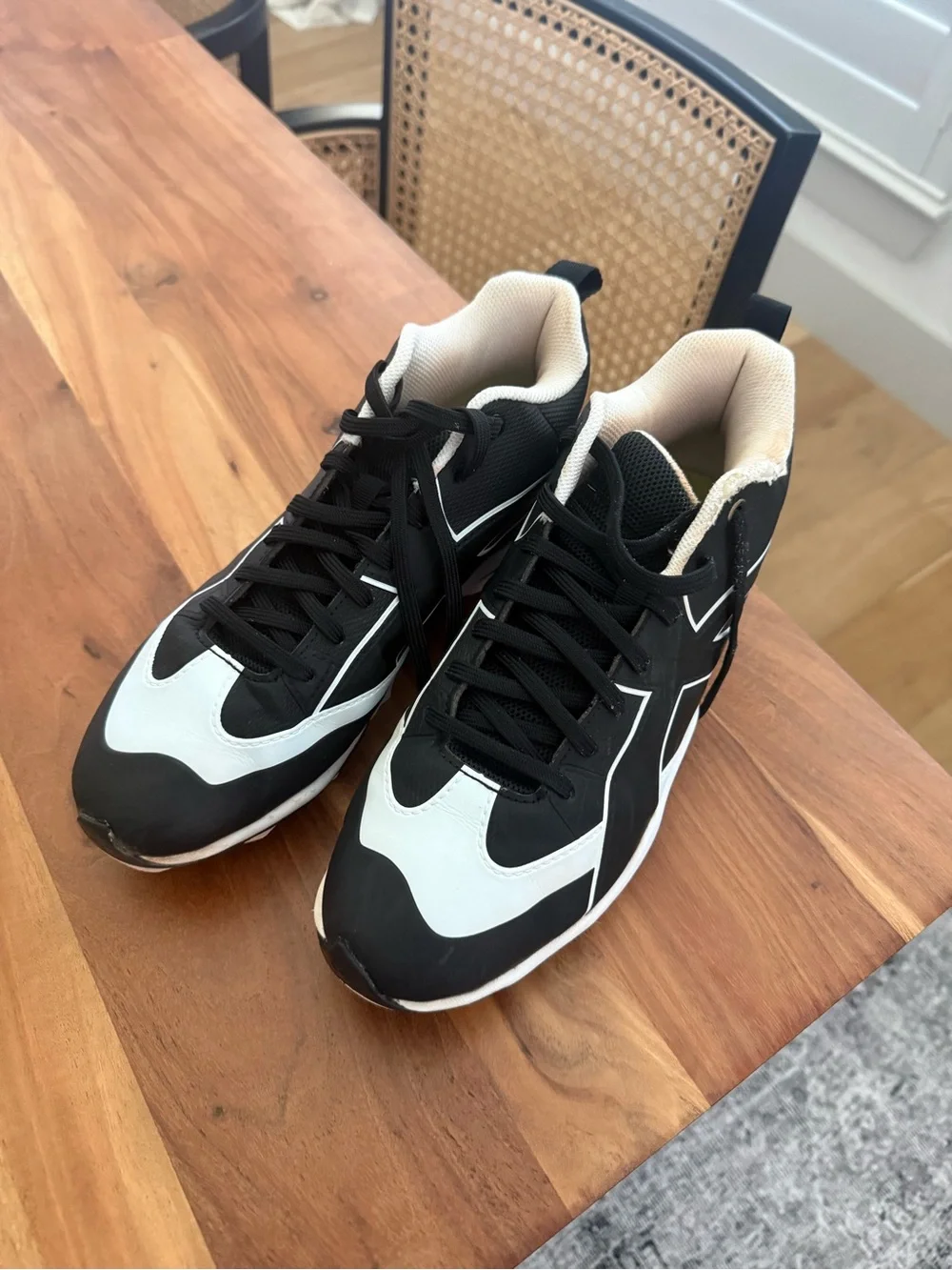 Youth Under Armour Baseball Cleats